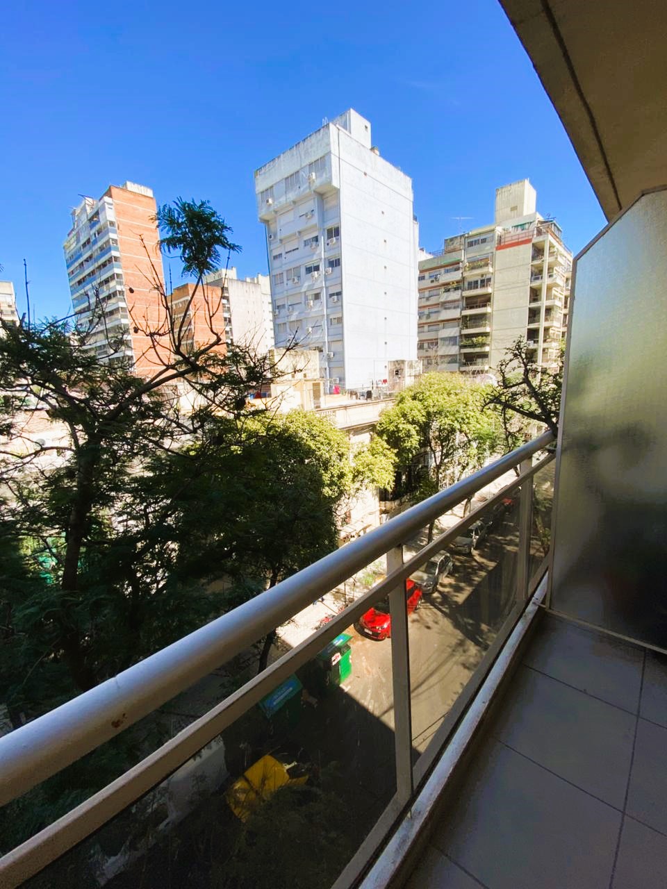 Montevideo e/ Laprida y Buenos Aires