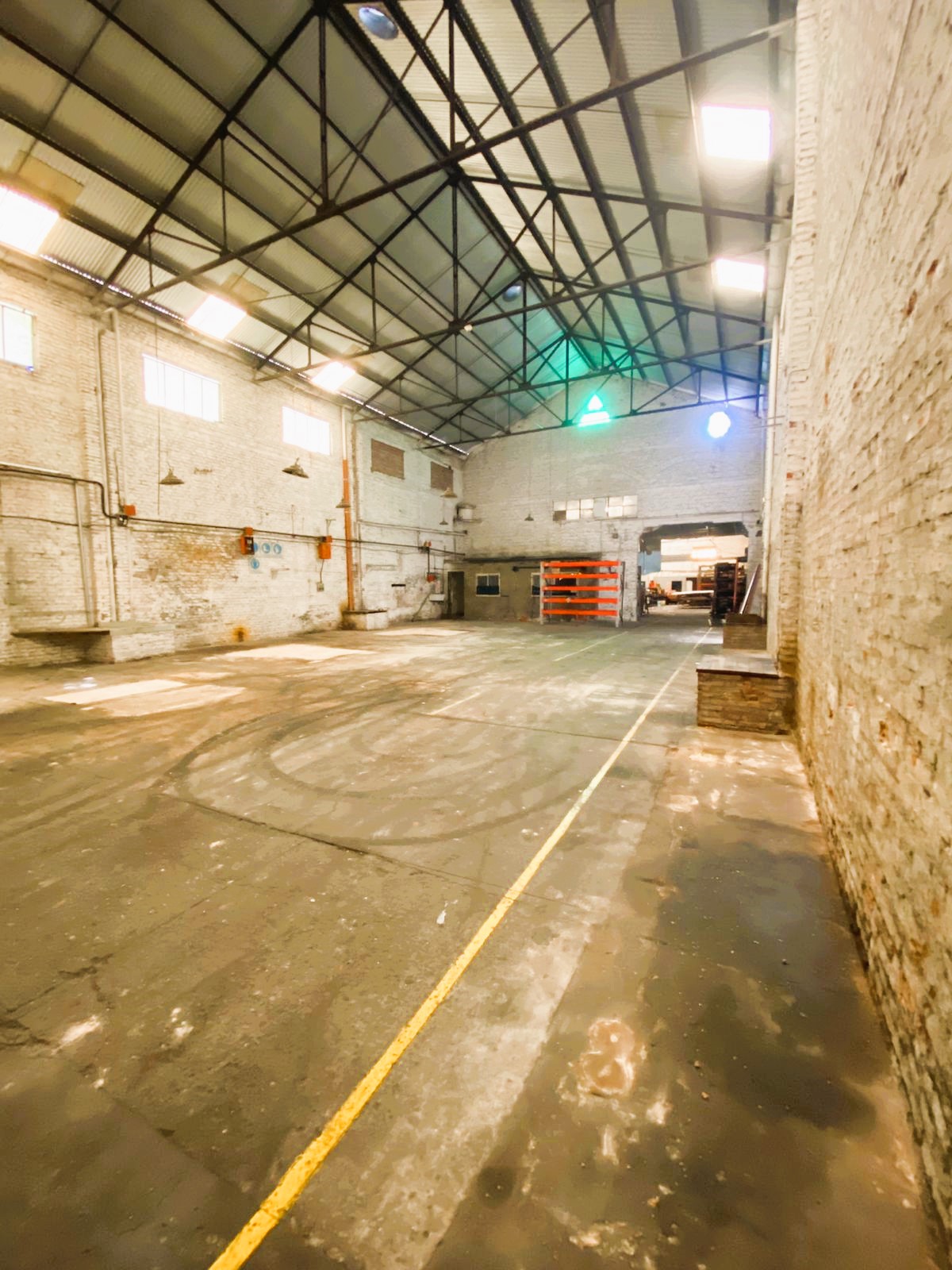 Primero de Mayo e/ Gaboto y Garay