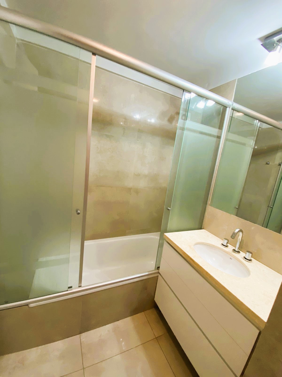 Mitre e/ Catamarca y Salta