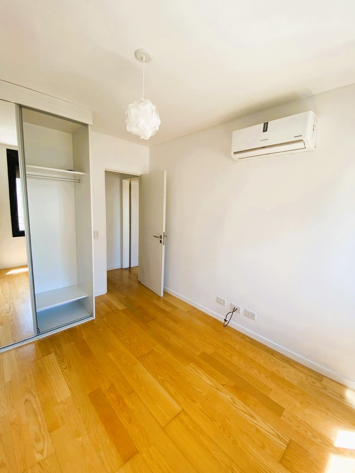 Mitre e/ Catamarca y Salta