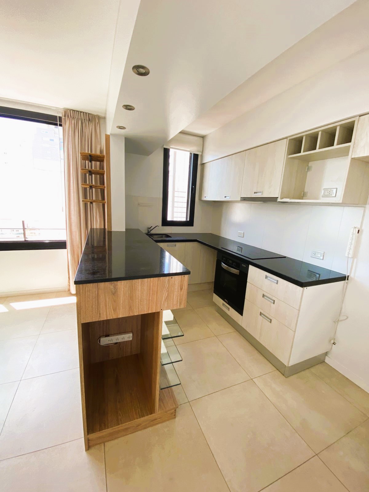 Mitre e/ Catamarca y Salta