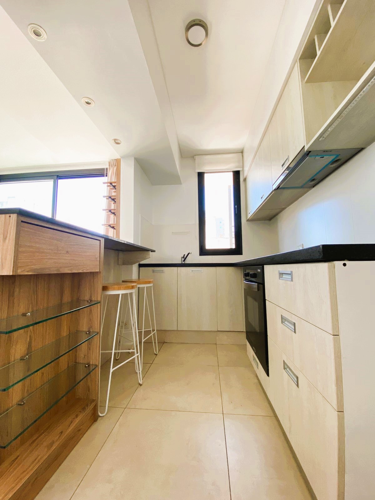 Mitre e/ Catamarca y Salta