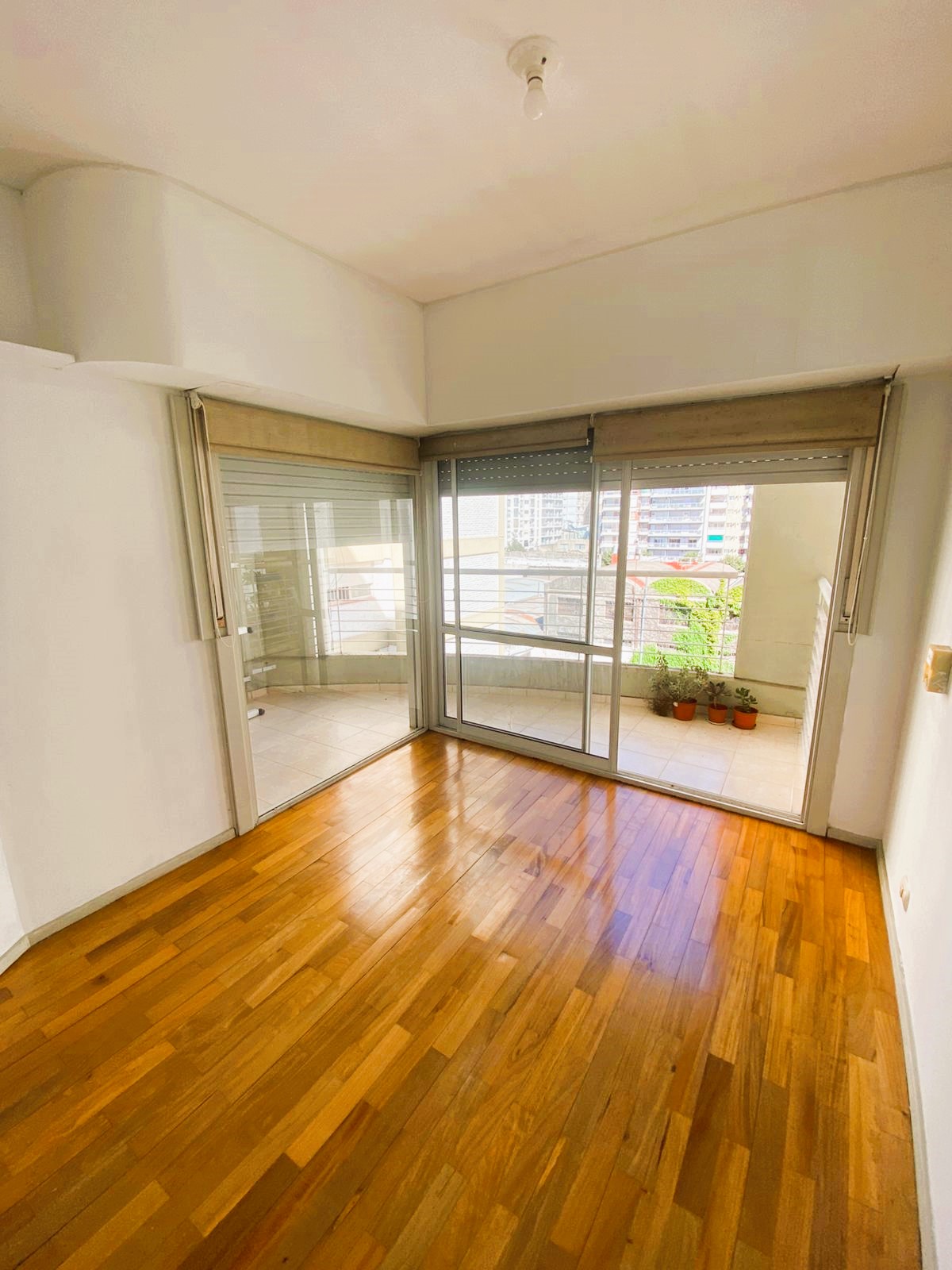 Mitre e/ Catamarca y Tucuman