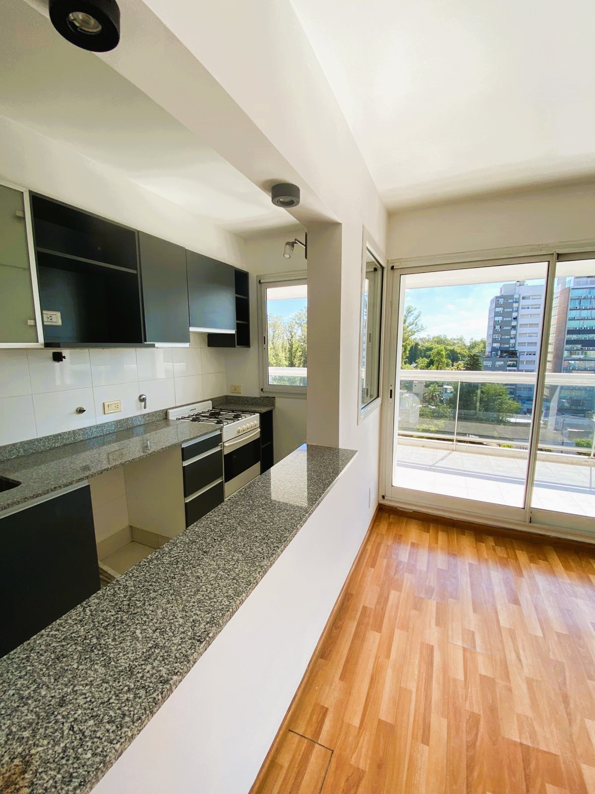 Dorrego e/ Cerrito e Ituzaingo